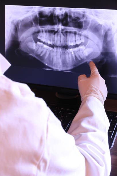 Best Broken or Cracked Tooth Emergency Dentist in Paola, KS